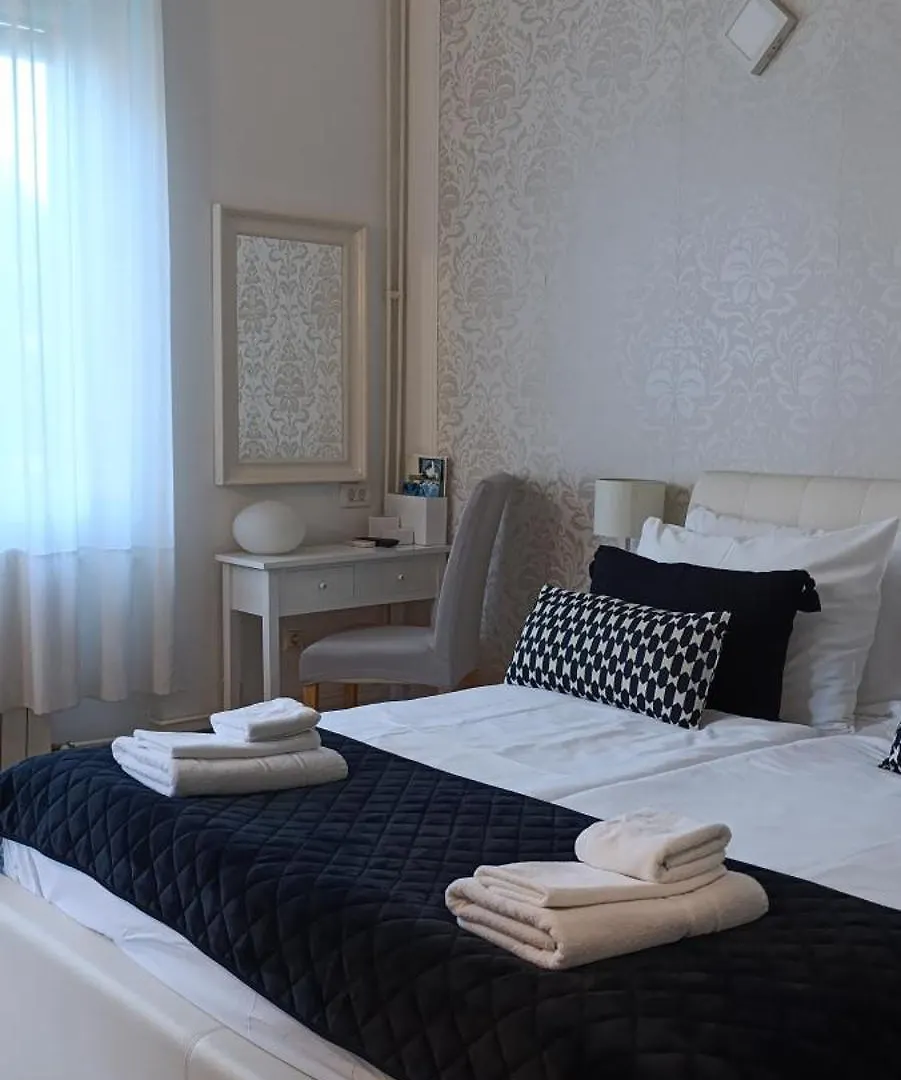 Studio Apartman Royal S Privatnim Parkingom Opatija Croatia